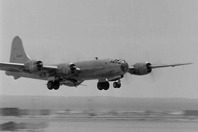 XF-85试验机：根源于对德轰炸的“蛋状物体”还未出生就已落伍半岛官方体育(图1)