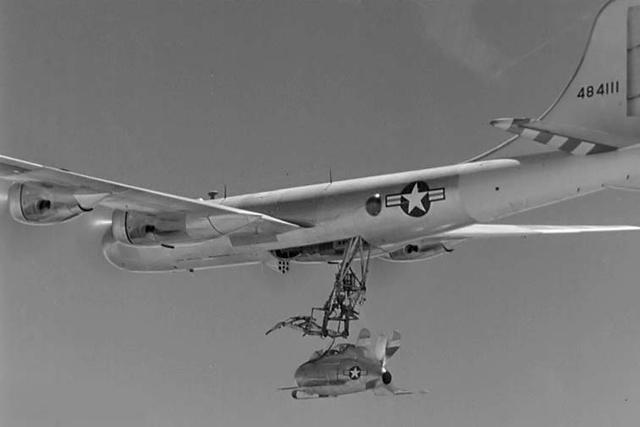 XF-85试验机：根源于对德轰炸的“蛋状物体”还未出生就已落伍半岛官方体育(图2)