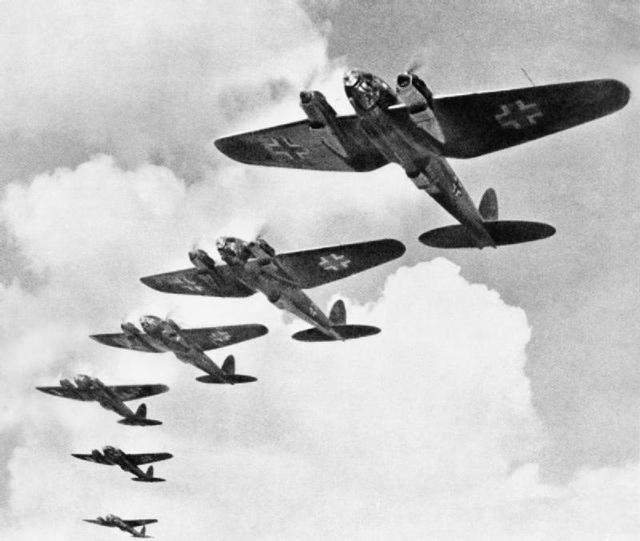 XF-85试验机：根源于对德轰炸的“蛋状物体”还未出生就已落伍半岛官方体育(图4)