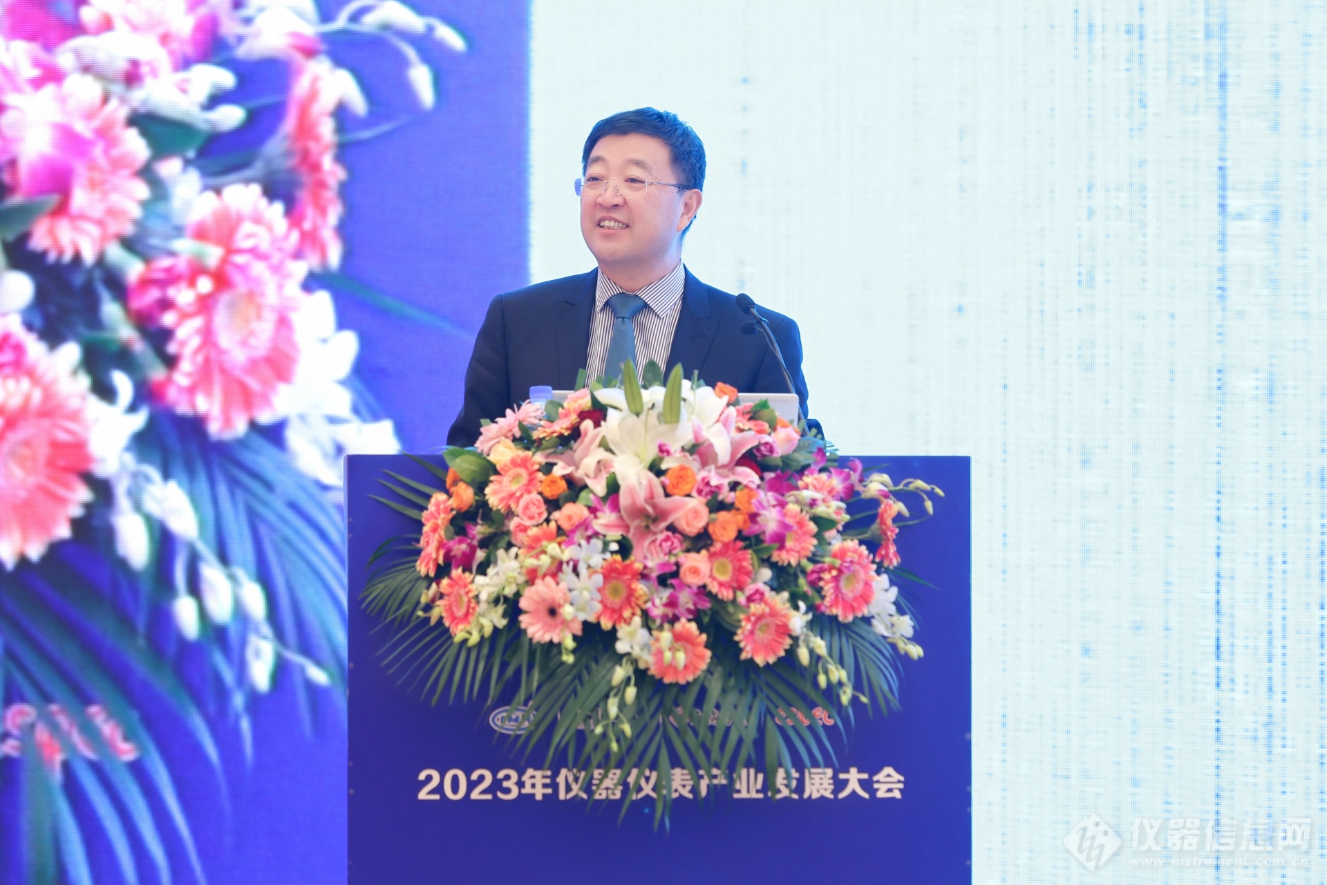 2023年仪器仪外家当成长大会暨中邦仪器仪外行业协会八届九半岛官方体育次理事聚会胜利召开(图6)